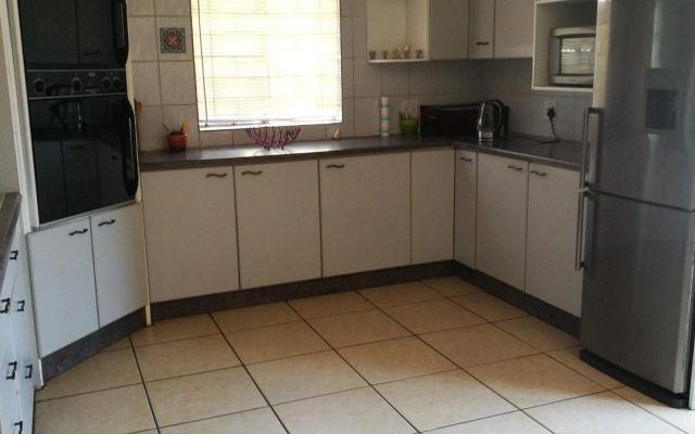 Naisar's Apartments Primrose,Johannesburg