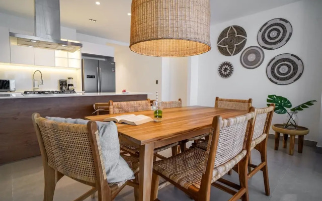Luxury 3 Bedroom Apartment at the Beach