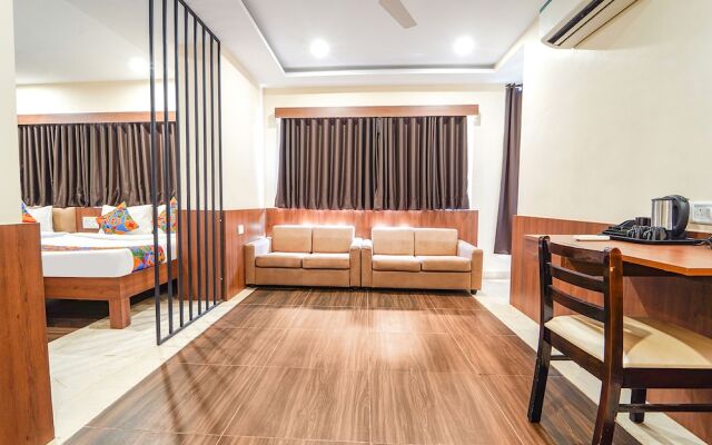 Fabhotel Stayz Inn Us Consulate