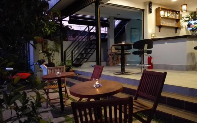 Mini Hut Hostel