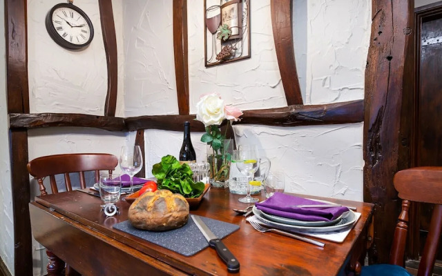 Tipsy Gin Cottage
