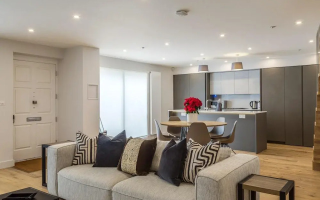 PickThePlace family house in West Kensington