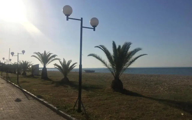 50 Steps From The Sea