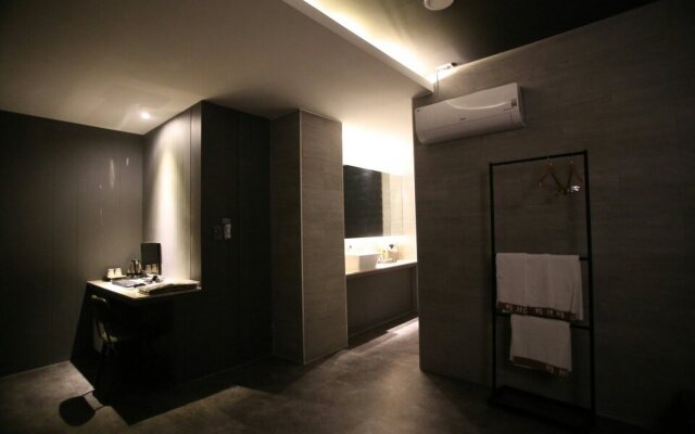 Moon Hotel