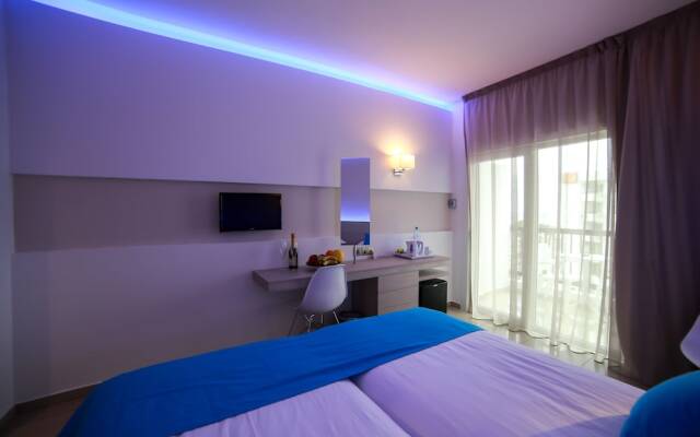 Les Palmiers Luxury Suites