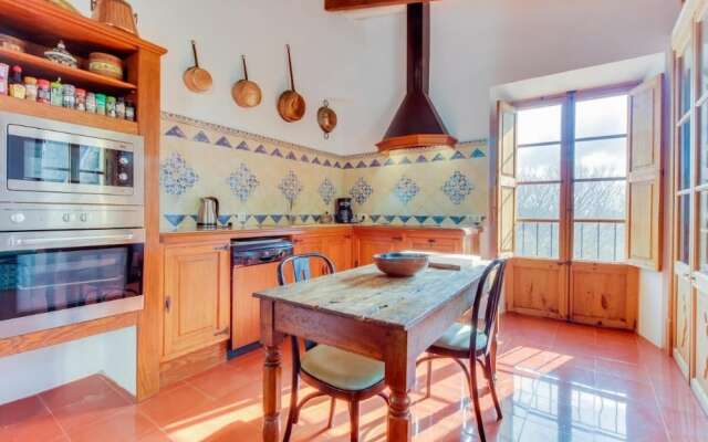 Villa in Consell With Private Pool, air Conditioning and Wifi