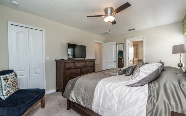 5-Bedroom Villa in Four Corners 1458RF