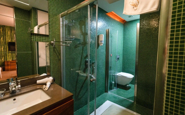 Golden Pars Hotel