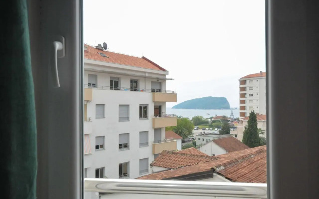City & Sea Apartments