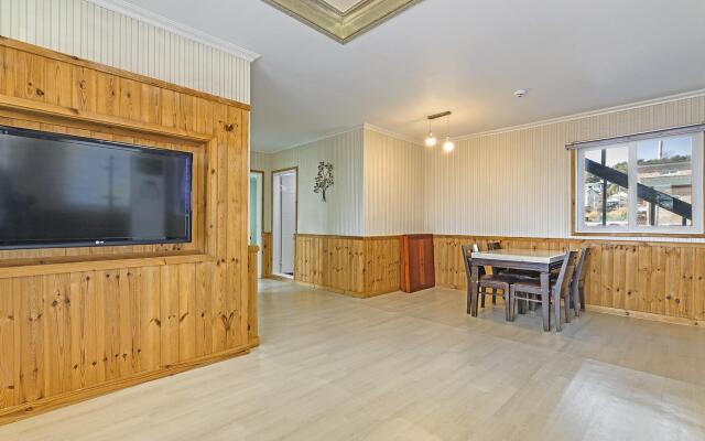 Gangneung Five Moon  Pension