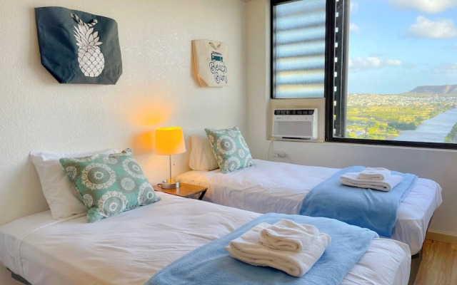 Cozy Hawaiian Monarch Condo by RedAwning