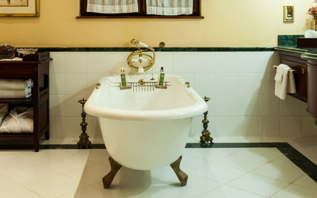 Anantara Stanley & Livingstone Victoria Falls Hotel