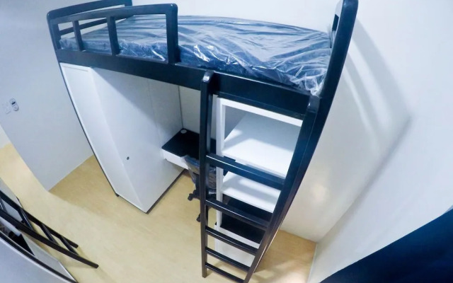 OYO 699 Forbes Hall
