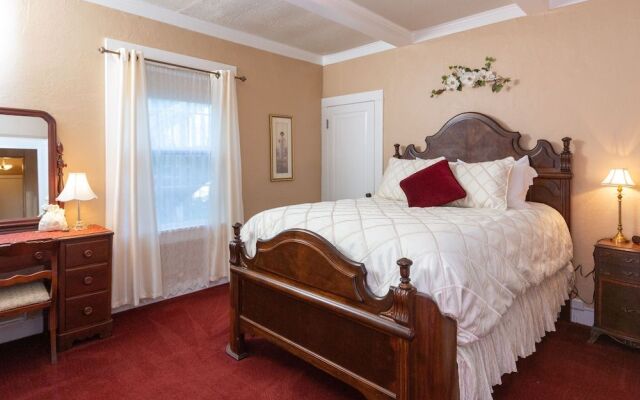 Graham-Carroll House Bed & Breakfast