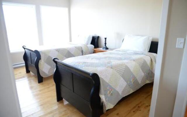 Pacific Rim Guest Lodge - Adult Only, Pet-Free