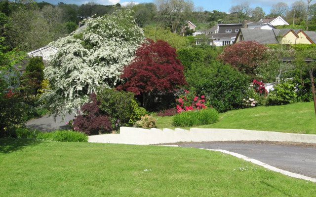 The Hollies - Short Walk to Beach, Peaceful Location, Parking