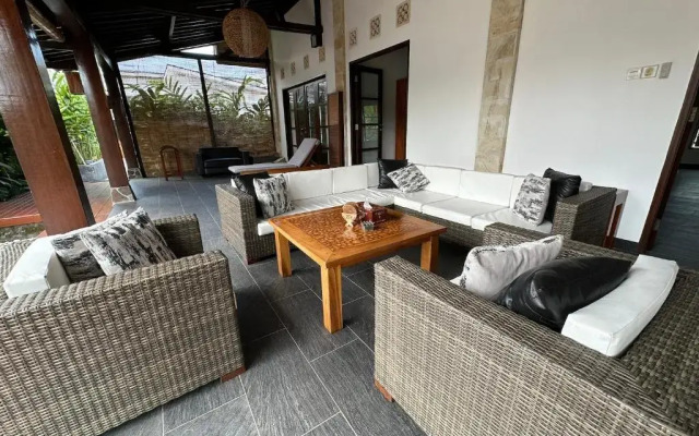 Bale Solah Lombok Holiday Resort