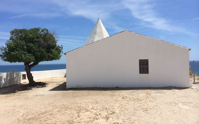 "187 sqm A/c Villa in Algarve. Fully Equiped & Private Pool Next Beaches"