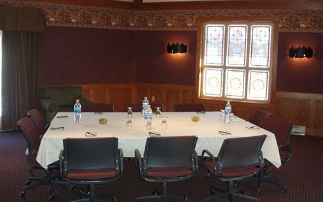 Riverwood Inn & Conference Center