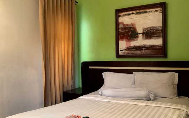 Bandoeng Guest House by Pesen Kamar