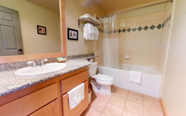 Sunstone 209 Ski-In Ski-Out, Gorgeous Mountain Views, Heated Pool Jacuzzi by RedAwning