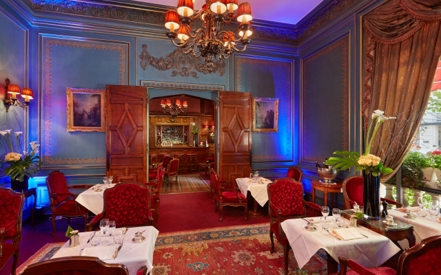 Hotel Raphael
