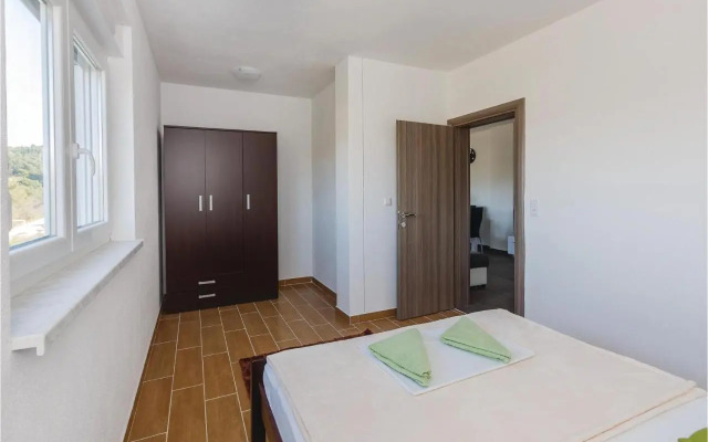 Two-Bedroom Apartment Saldun with Sea View 08