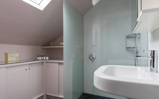 Granard Road by Onefinestay