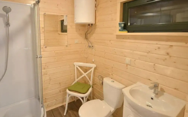 Comfortable Holiday House With a Garden, Dabki