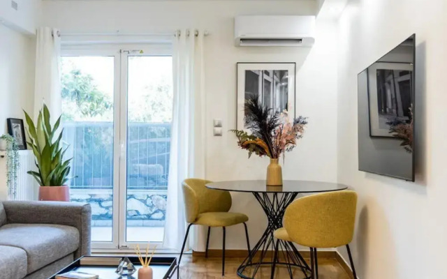 Bright and Stylish Apartment in Palaio Faliro