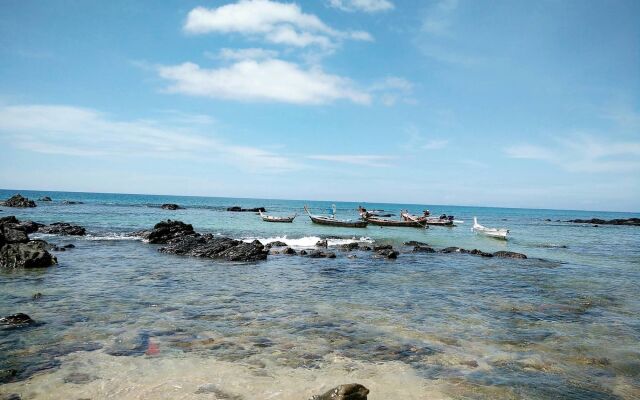 The Sea At Lanta Hotel