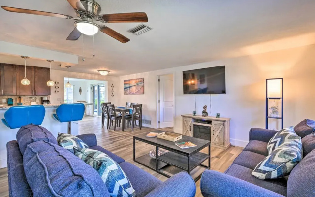 Englewood Escape w/ Screened-in Pool & Grill!
