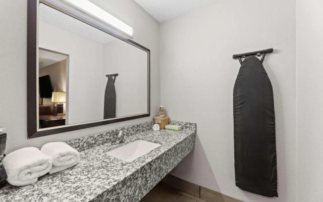 Best Western Mid-Cities Inn