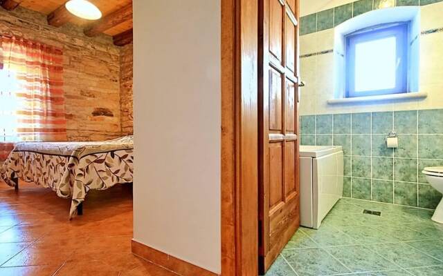 Authentic Villa in Tinjan With Private Pool