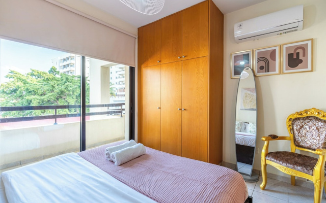 Freya 1-Bedroom Apt & Balcony in Larnaca