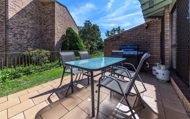 Bay Parklands, Townhouse 9, 2 Gowrie Avenue
