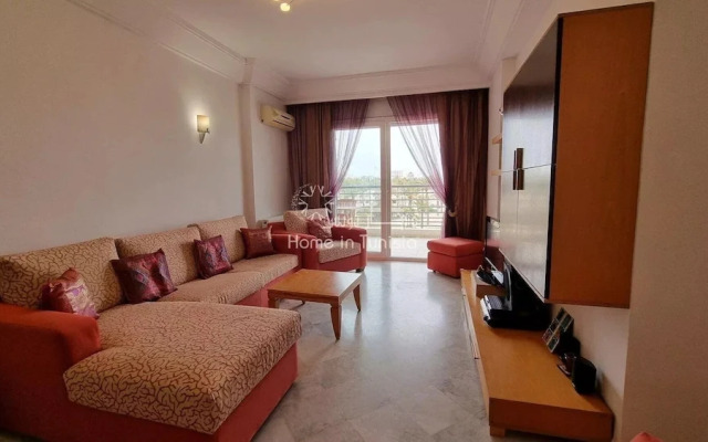 Beautiful Seafront Vacation Apartment