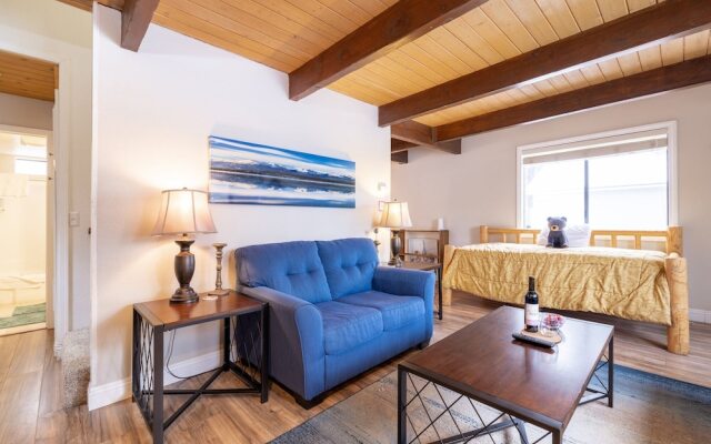 Mojave Getaway #1958