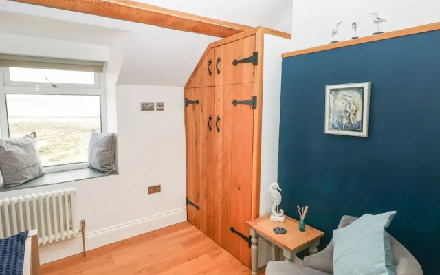 1 Salt Cottage