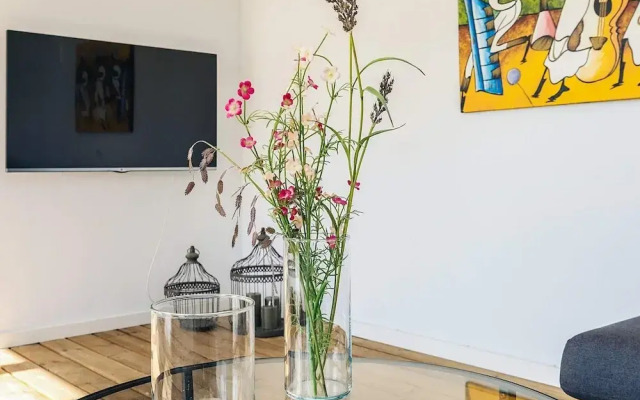 Cozy Summer House Near Ore Strand