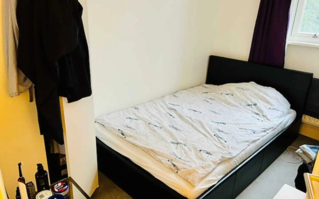 Comfortable 2 Bedroom Apartment in West London
