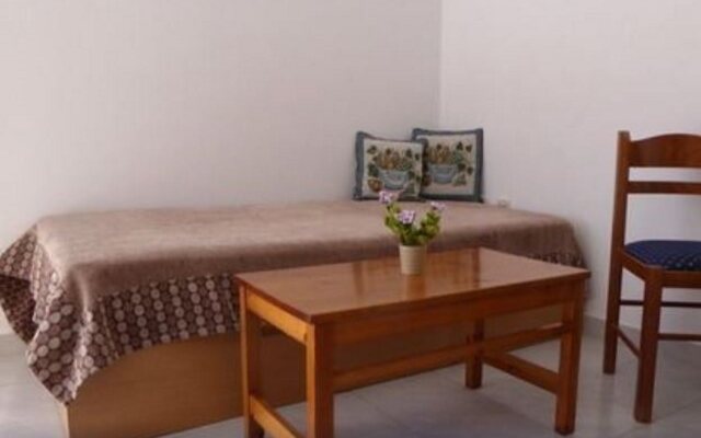 Acapulco Apartments