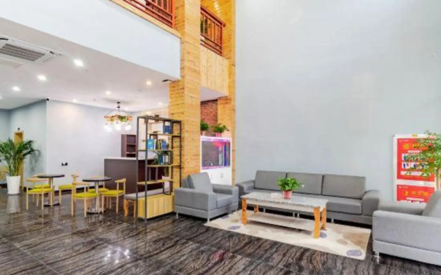 Langyue Fashion Hotel (Chizhou RT-Mart)