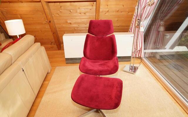 grosse sonnige Terrasse mit Markis