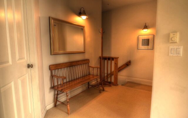 Waters Edge Shoreside Suites