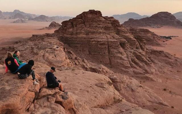 Wadi Rum Bedouin Tour with a Camp