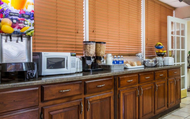 Econo Lodge Atlanta College Park