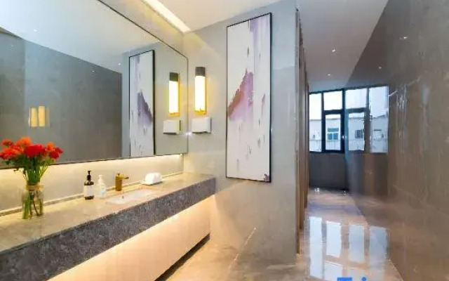 ECHENG Hotel (Huanggang Wanda Square City Museum)