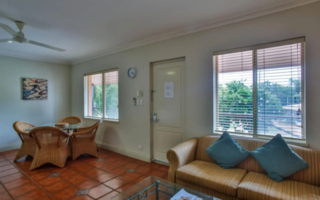 Moonlight Bay Suites