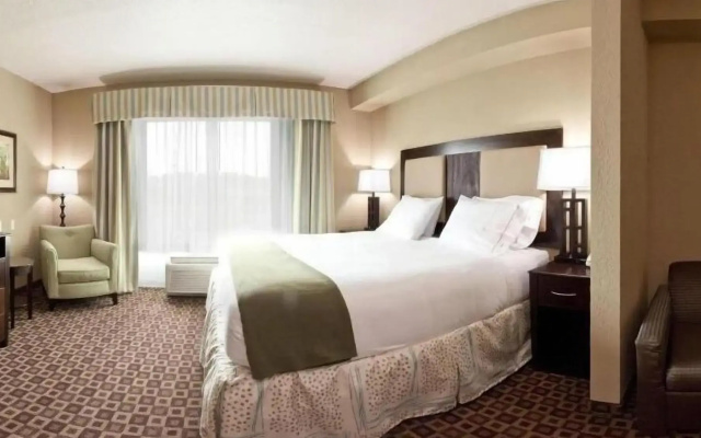 Holiday Inn Express & Suites Chaffee-Jacksonville West by IHG